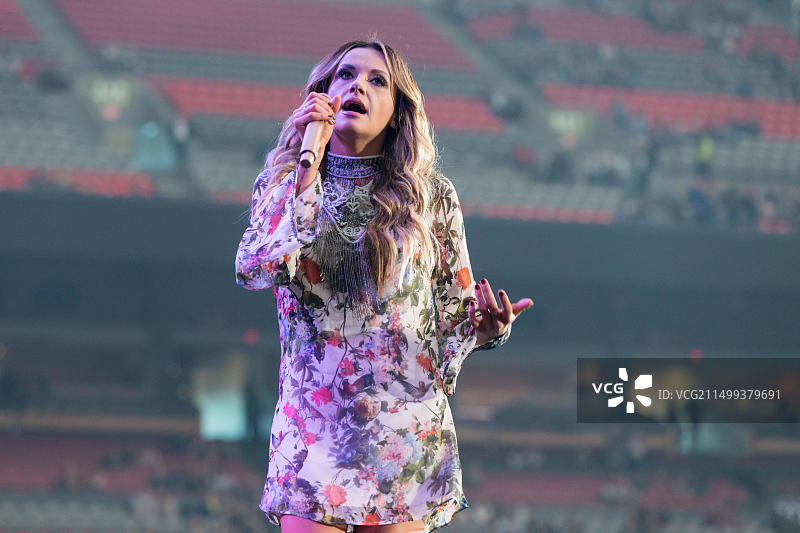 乡村音乐家卡莉·皮尔斯在不列颠哥伦比亚省温哥华市的BC体育场演出，2018年10月13日图片素材