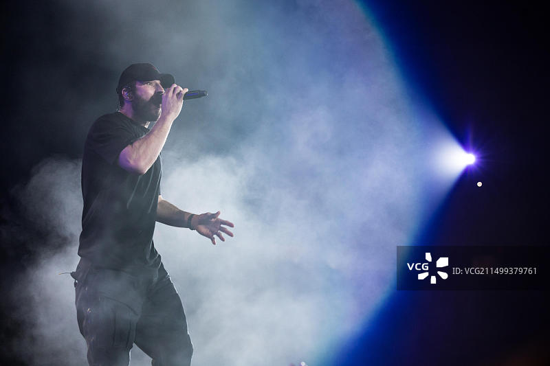 乡村音乐家Sam Hunt在2018年10月13日于不列颠哥伦比亚省温哥华市的卑诗体育馆演出图片素材