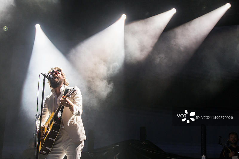 音乐家Father John Misty在温哥华斯坦利公园Skookum音乐节上表演,2018年9月7日图片素材