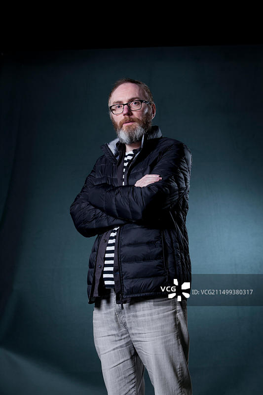 斯图尔特·大卫，苏格兰音乐家、歌曲作者兼小说家，2015年爱丁堡国际书展。苏格兰爱丁堡。2015年8月28日图片素材