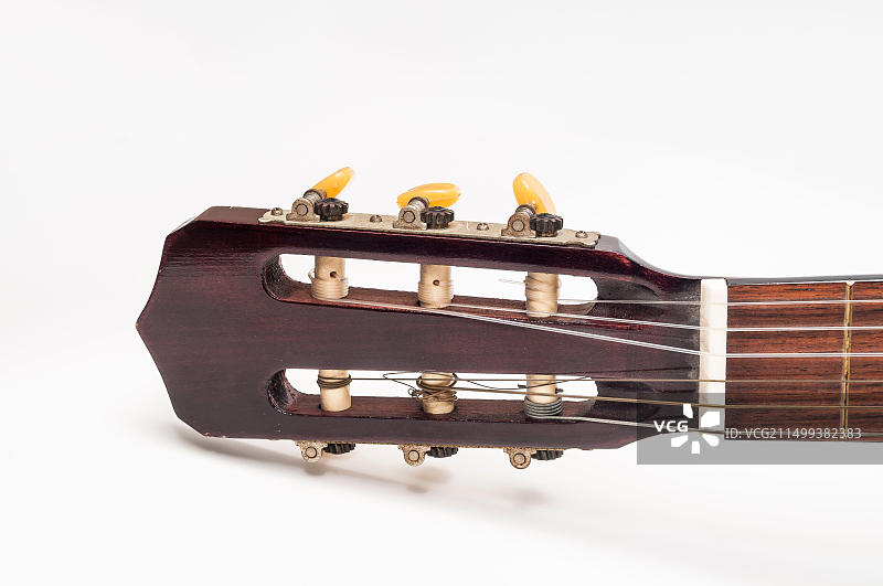 Terada C103N古典原声6弦吉他的调音栓和卷弦器图片素材
