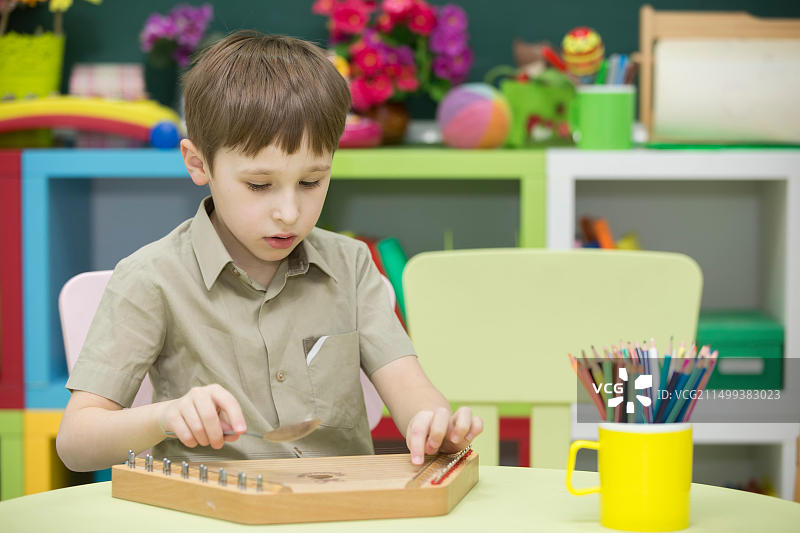 学习扬琴的小孩图片素材