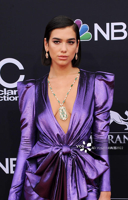 杜阿·利帕出席2018年公告牌音乐奖颁奖典礼，该颁奖典礼于2018年5月20日在美国拉斯维加斯米高梅大花园体育馆举行。图片素材