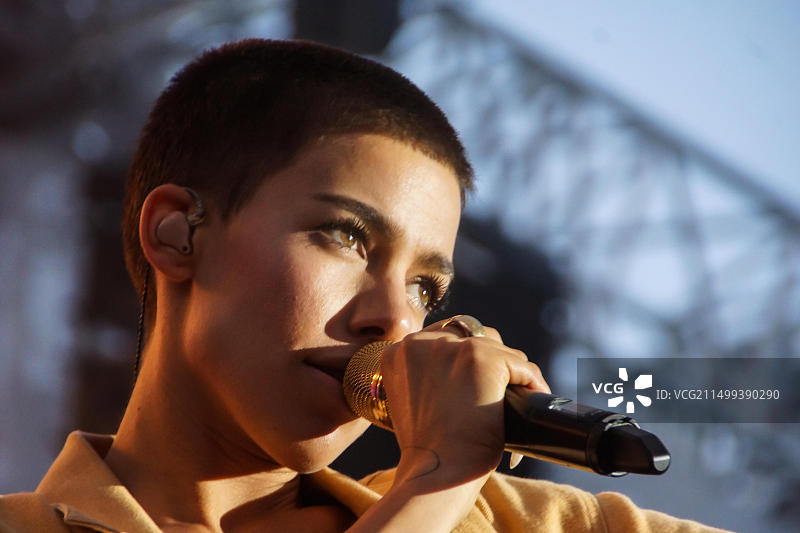 德国基尔：Frida Gold乐队在2014基尔周NDR 2舞台上表演图片素材