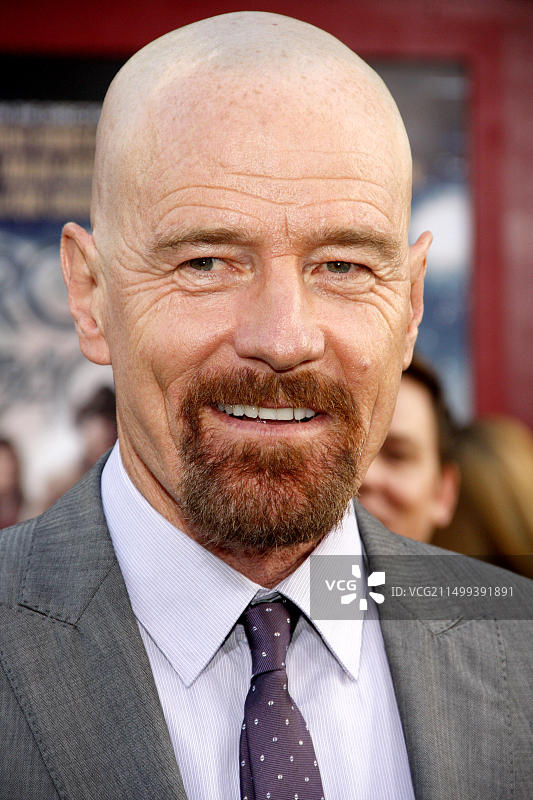 好莱坞，加利福尼亚州 - 2012年6月8日：布莱恩·克兰斯顿在洛杉矶《摇滚年代》首映式上图片素材