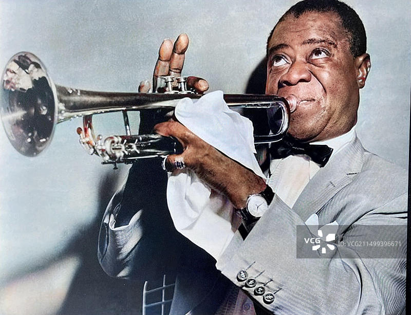 路易斯·阿姆斯特朗（1901-1971）：美国爵士音乐家和演员，1953年图片素材