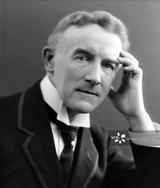 爱德华·德国（1863-1936），英国音乐家和轻歌剧作曲家。摄影：Bassano Studios图片素材