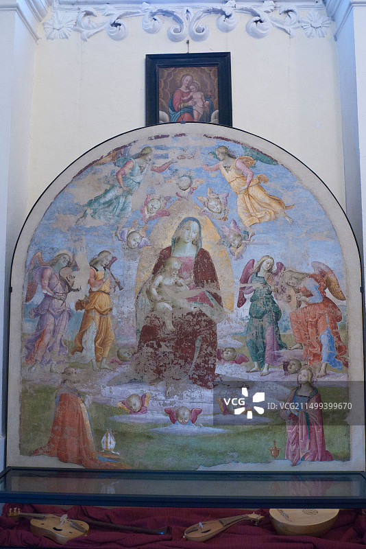 拉斐尔画作：《圣母与圣塞巴斯蒂安教堂的音乐天使》图片素材