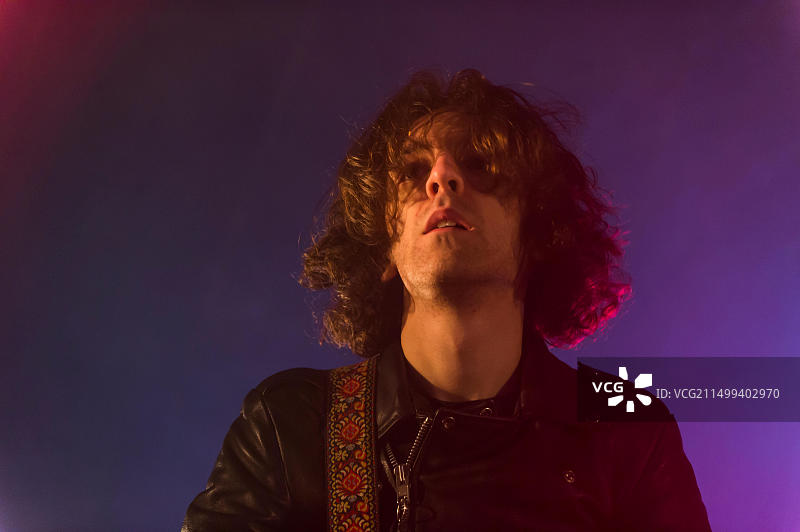 英国苏格兰Thornhill:美国独立摇滚乐队Car Seat Headrest的Ethan Ives在Electric Fields音乐节第一天(2017年9月1日)图片素材