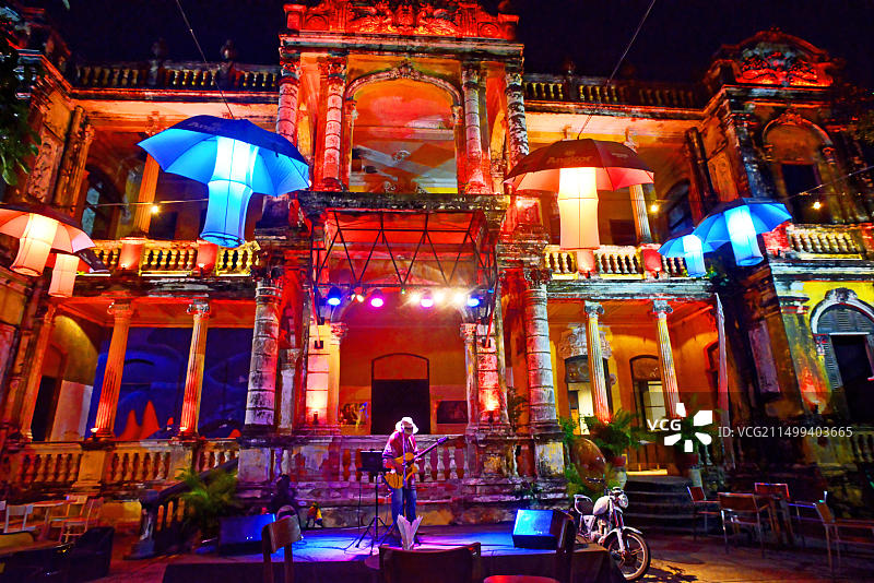 Alex Aguilar在柬埔寨金边官邸酒店演奏图片素材