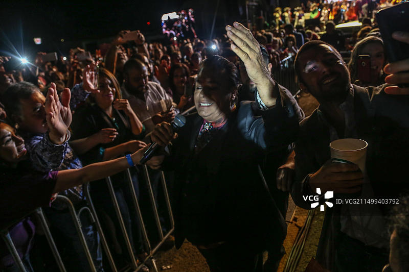 墨西哥流行音乐歌手胡安·加布里埃尔在NOA NOA巡演期间的音乐会之夜图片素材