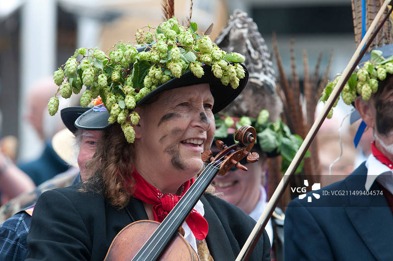 英国肯特郡Faversham Hop节日的莫里斯舞蹈音乐家图片素材