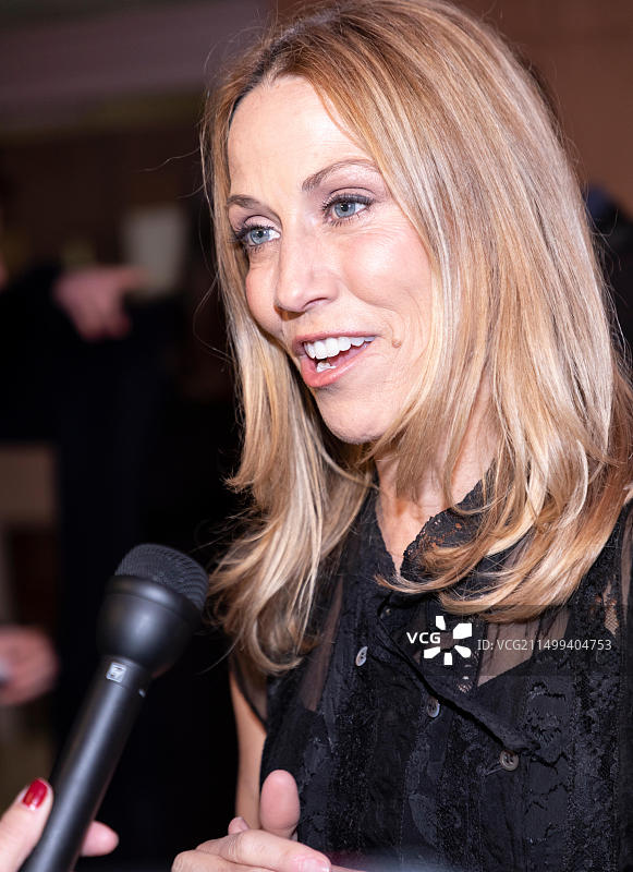 美国纽约：歌手Sheryl Crow参加首映礼图片素材