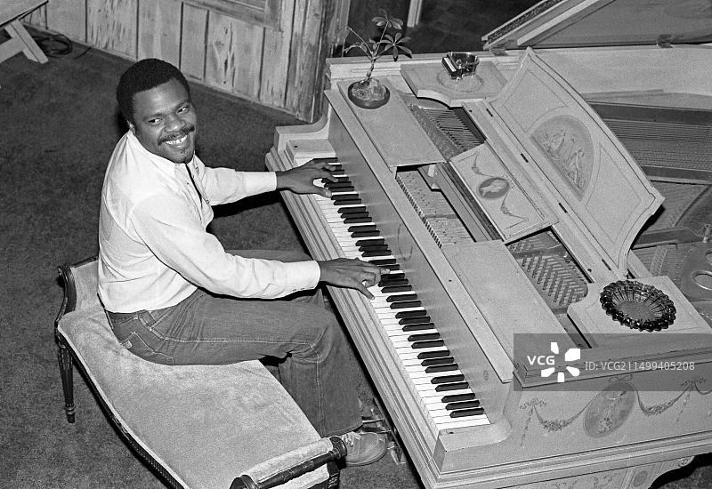 1979年11月，比利·普雷斯顿在托潘加峡谷的家中图片素材