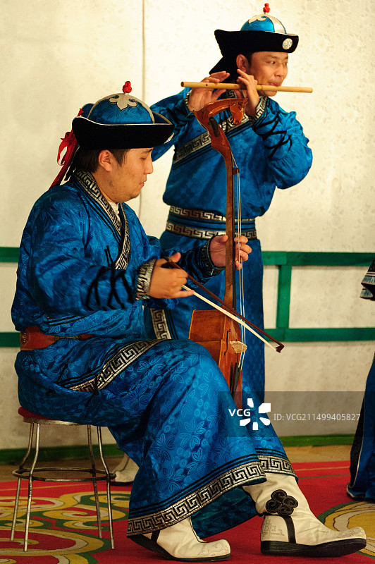 图们额赫乐团的音乐家在乌兰巴托演奏传统的蒙古音乐图片素材