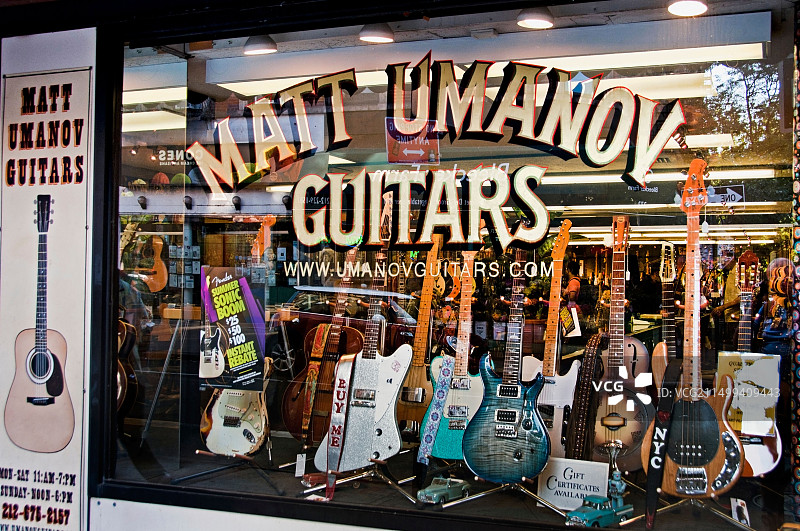 美国纽约市曼哈顿西村乐器店图片素材