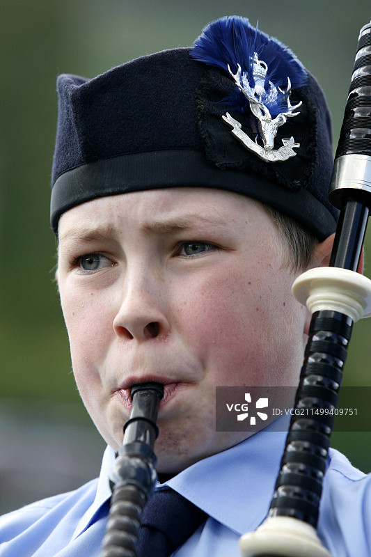 苏格兰德拉姆纳德罗希特布莱尔贝格公园的苏格兰风笛比赛图片素材