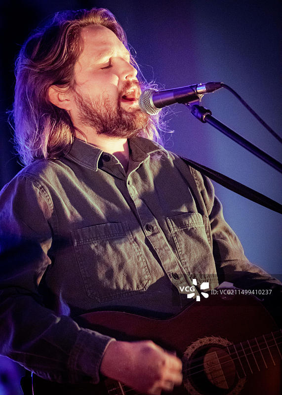 威尔·瓦利，民间音乐家，Leigh民间艺术节，圣克莱门茨教堂，埃塞克斯图片素材