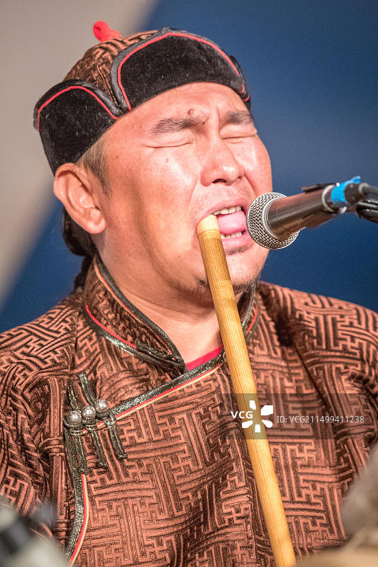 阿拉什乐团成员在国家民俗生活节上演奏肖尔，北卡罗来纳州格林斯伯勒图片素材