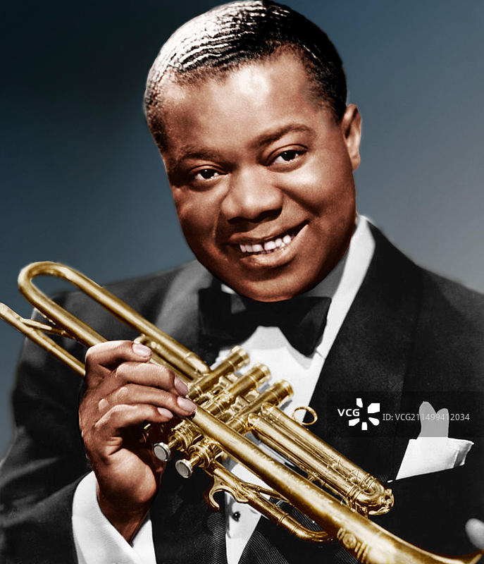路易斯·阿姆斯特朗（1901-1971）：美国小号手、乐队领队兼作曲家，约1955年图片素材