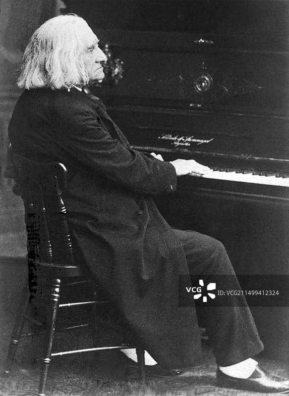 弗朗茨·李斯特（1811-1886）：匈牙利作曲家，约1885年图片素材