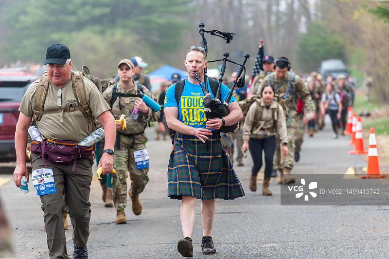 2023年4月16日，马萨诸塞州军事之友基金会成立10周年波士顿马拉松赛图片素材