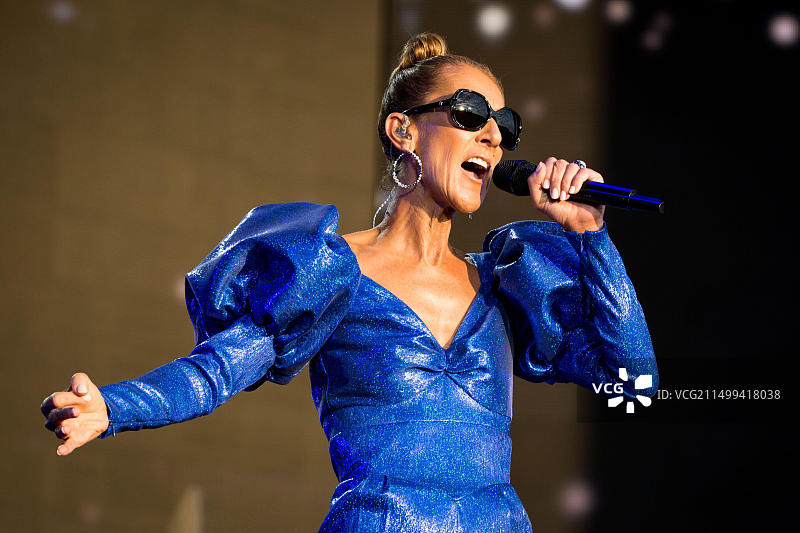 席琳·迪翁在伦敦海德公园的英国夏令时音乐节上现场表演图片素材