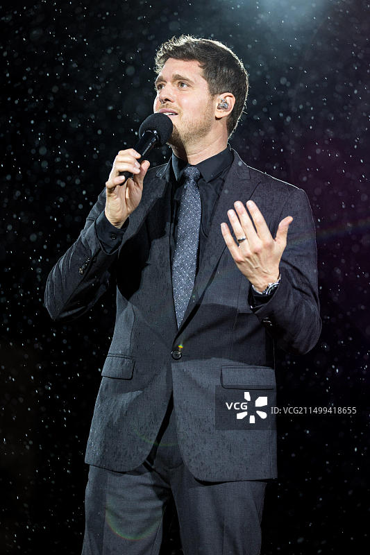 迈克尔·布布雷在海德公园的英国夏季音乐节上表演图片素材