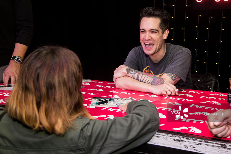 英国伦敦HMV牛津街店布伦登·尤里会见粉丝图片素材