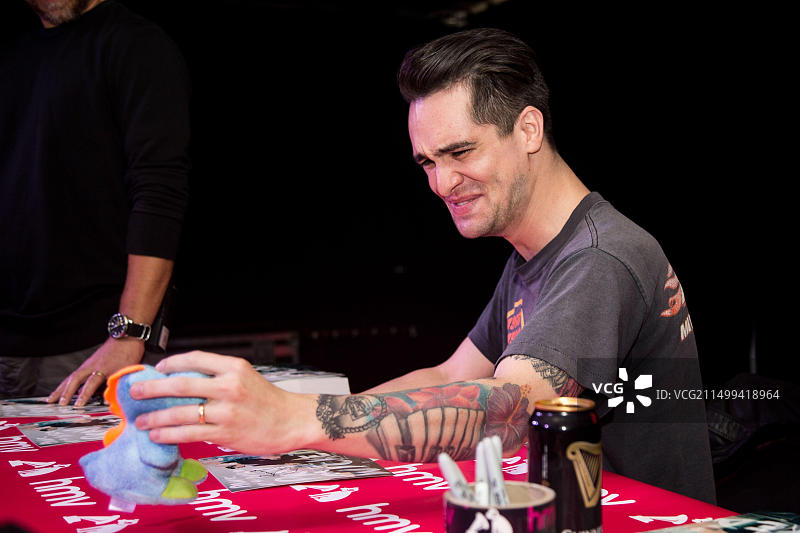 英国伦敦HMV牛津街店布伦登·尤里会见粉丝图片素材