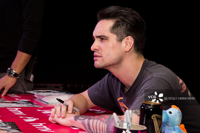 英国伦敦HMV牛津街店布伦登·尤里会见粉丝图片素材