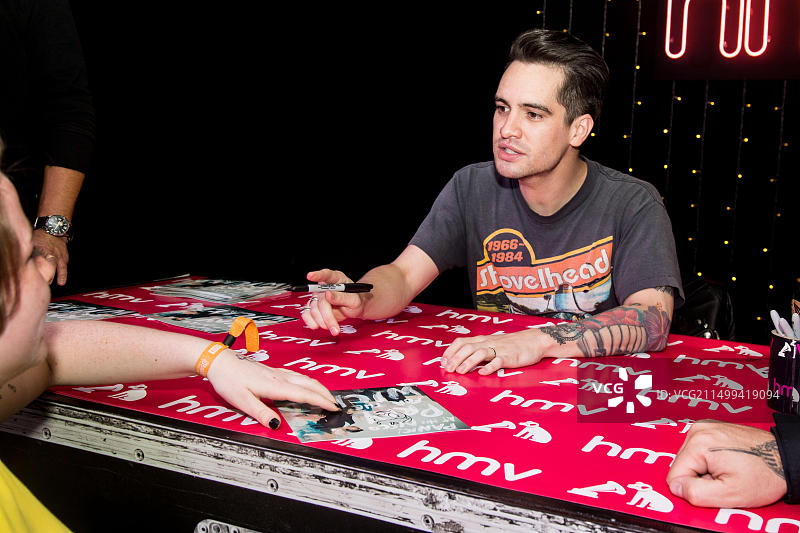 英国伦敦HMV牛津街店布伦登·尤里会见粉丝图片素材