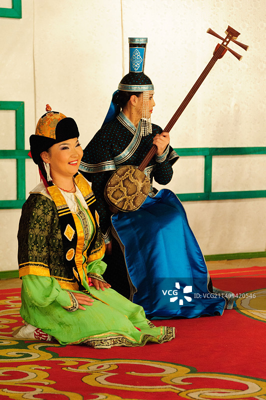 图们额赫乐团的音乐家在乌兰巴托演奏传统的蒙古音乐图片素材