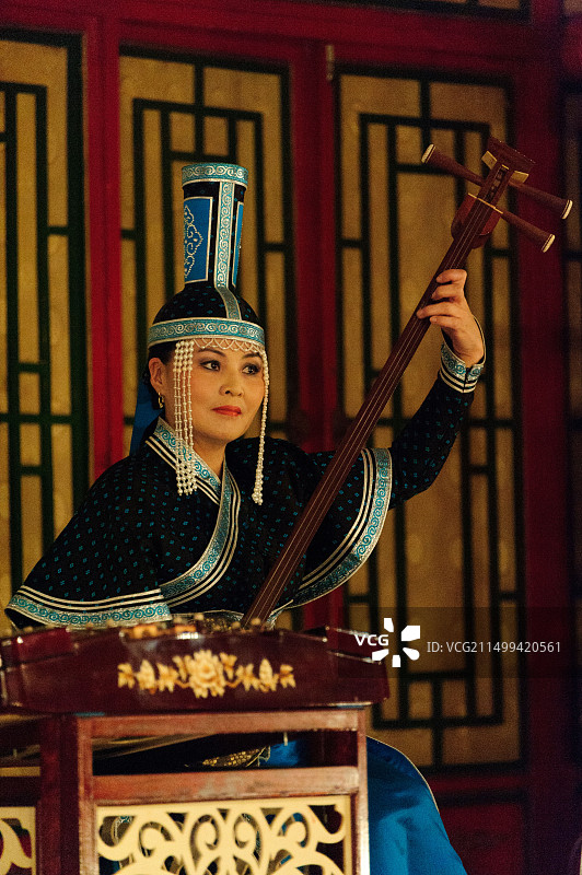 图们额赫乐团的音乐家在乌兰巴托演奏传统的蒙古音乐图片素材