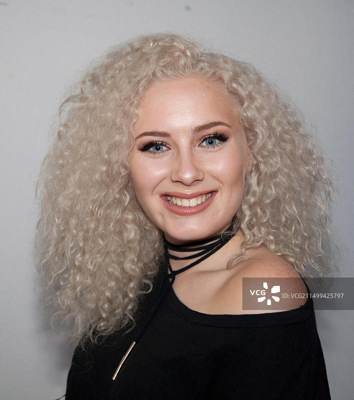 维多利亚·约翰逊：瑞典歌手参加欧洲歌唱大赛乌克兰决赛的选拔赛图片素材