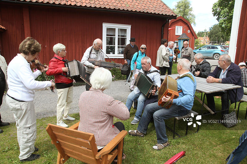 音乐家聚会合奏2015图片素材