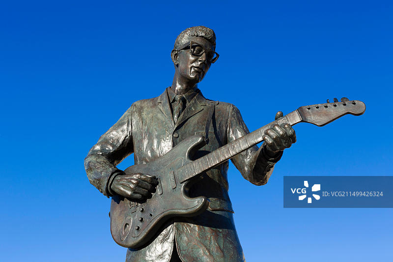美国德克萨斯州拉伯克星光大道上的巴迪·霍利雕像图片素材