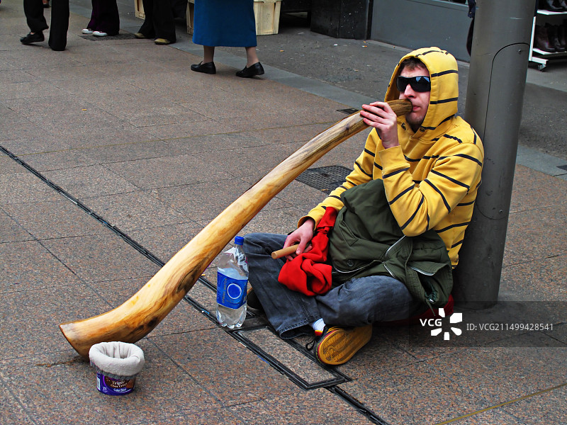 爱尔兰都柏林迪吉里杜管演奏者图片素材