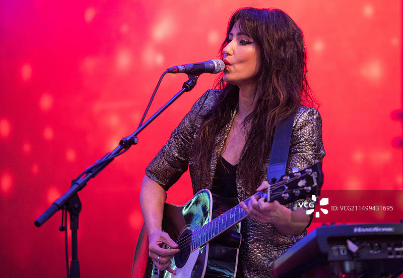 阿联酋，爱丁堡和迪拜之间新航线的盛大晚宴发布会，爱丁堡华尔道夫酒店，卡利多尼安，才华横溢的创作型歌手K图片素材