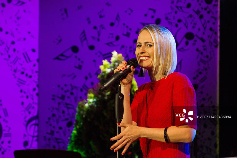 Janais在斯洛伐克尼特拉《善意之夜》慈善音乐会演唱图片素材