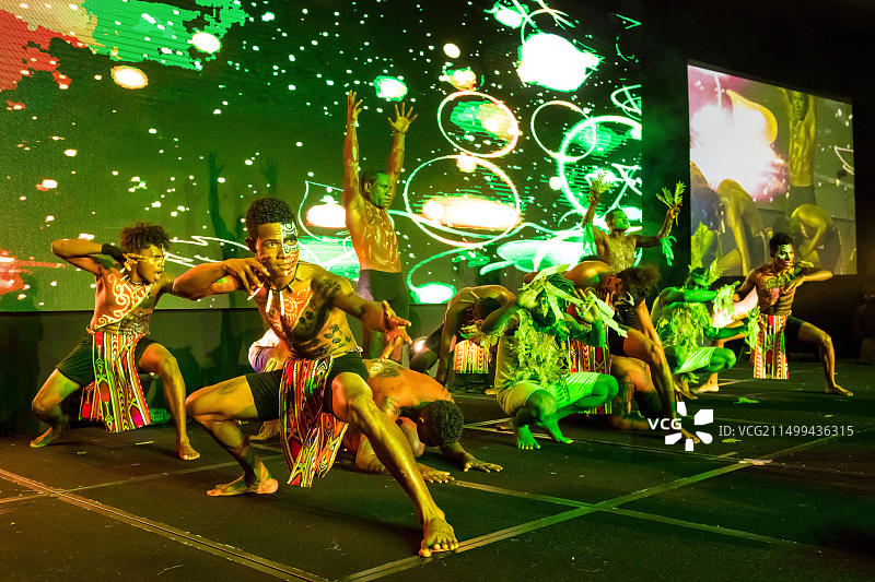 巴布亚新几内亚，巴布亚湾区，国家首都区，国家首都区，莫尔兹比港市，韦加尼区，斯坦利酒店，由尊敬的波伊斯·帕科普组织的州长舞会，传统表演图片素材