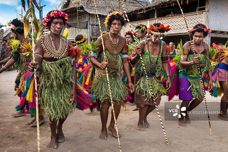 巴布亚新几内亚新不列颠岛西新不列颠省塔拉西亚区金贝地区卡波岛传统仪式,名为帕朗的歌唱图片素材
