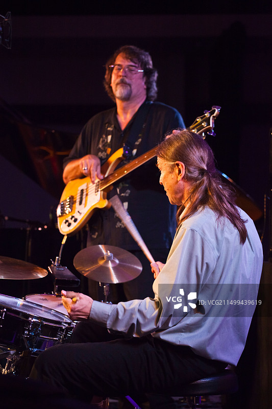 勃鲁贝克兄弟在蒙特雷爵士音乐节夜总会表演（加利福尼亚州蒙特雷）图片素材