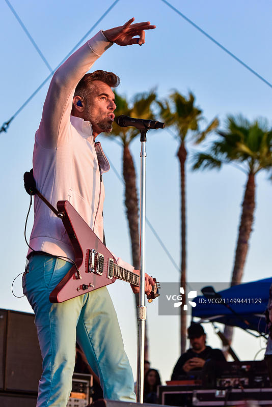 2022年5月13日，美国加利福尼亚州雷东多海滩，BEACHLIFE音乐节第一天311乐队在舞台上表演图片素材
