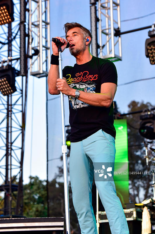 2022年5月13日，美国加利福尼亚州雷东多海滩，BEACHLIFE音乐节第一天311乐队在舞台上表演图片素材