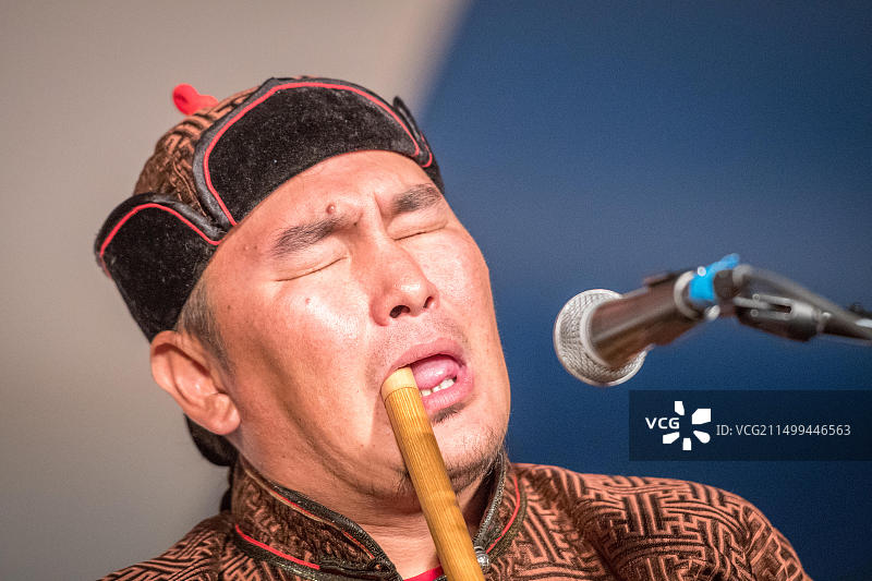 阿拉什乐团成员在国家民俗生活节上演奏肖尔，北卡罗来纳州格林斯伯勒图片素材