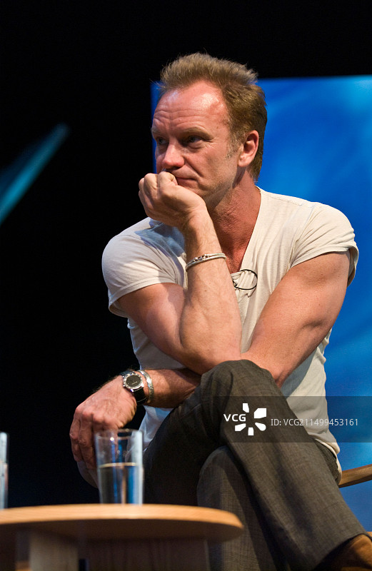 摇滚明星Sting在英国威尔士的Hay音乐节上图片素材