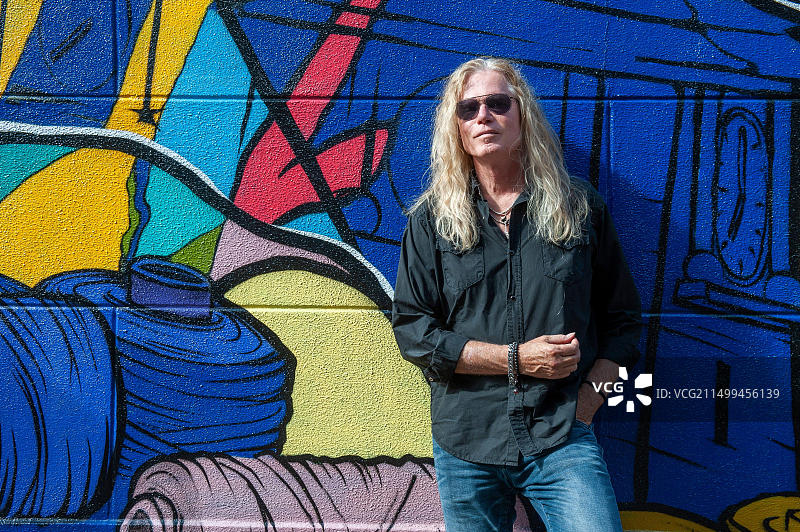 荷兰恩斯赫德，2023年8月：吉他手兼作曲家Adrian Vandenberg在1987年至1999年期间是Whitesnake乐队的成员。他仍然有图片素材