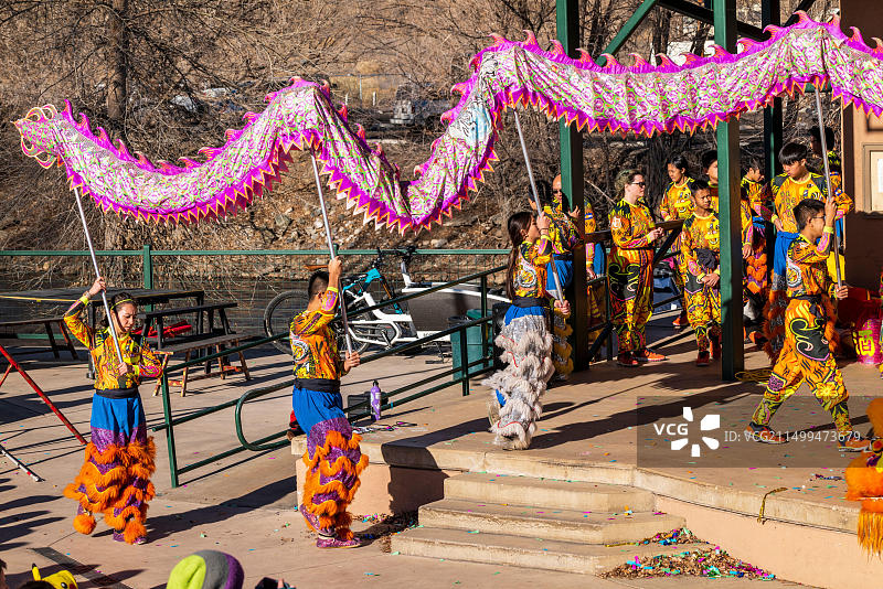 在科罗拉多州萨利达举行的亚洲新年节日表演图片素材