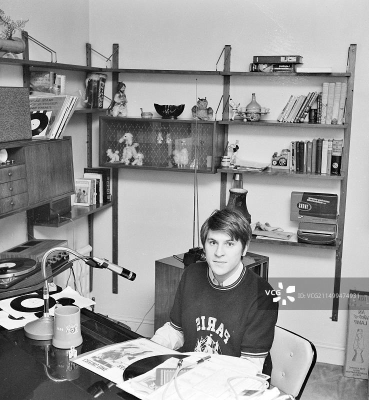 英国流行音乐家艾伦·普莱斯在伦敦图片素材